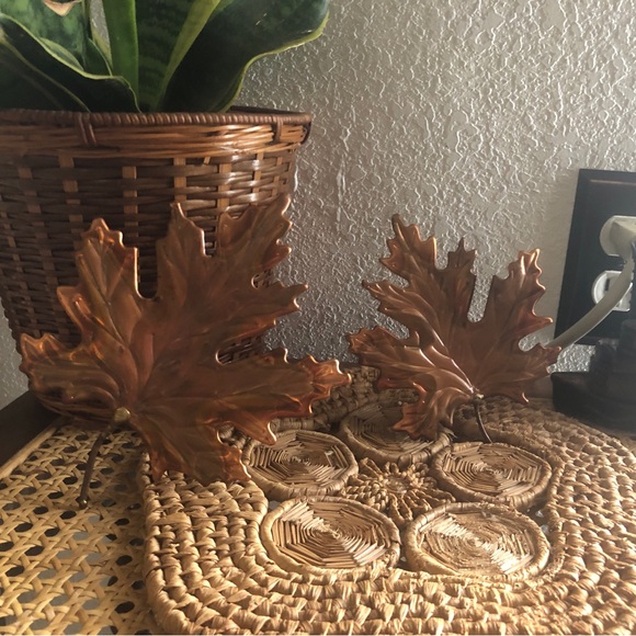 Pair of Detailed Brass Maple Wall Leaves - Picture 2 of 13